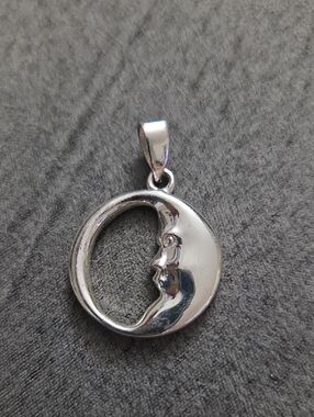 Source Unknown Silver Moon Face Necklace Pendant